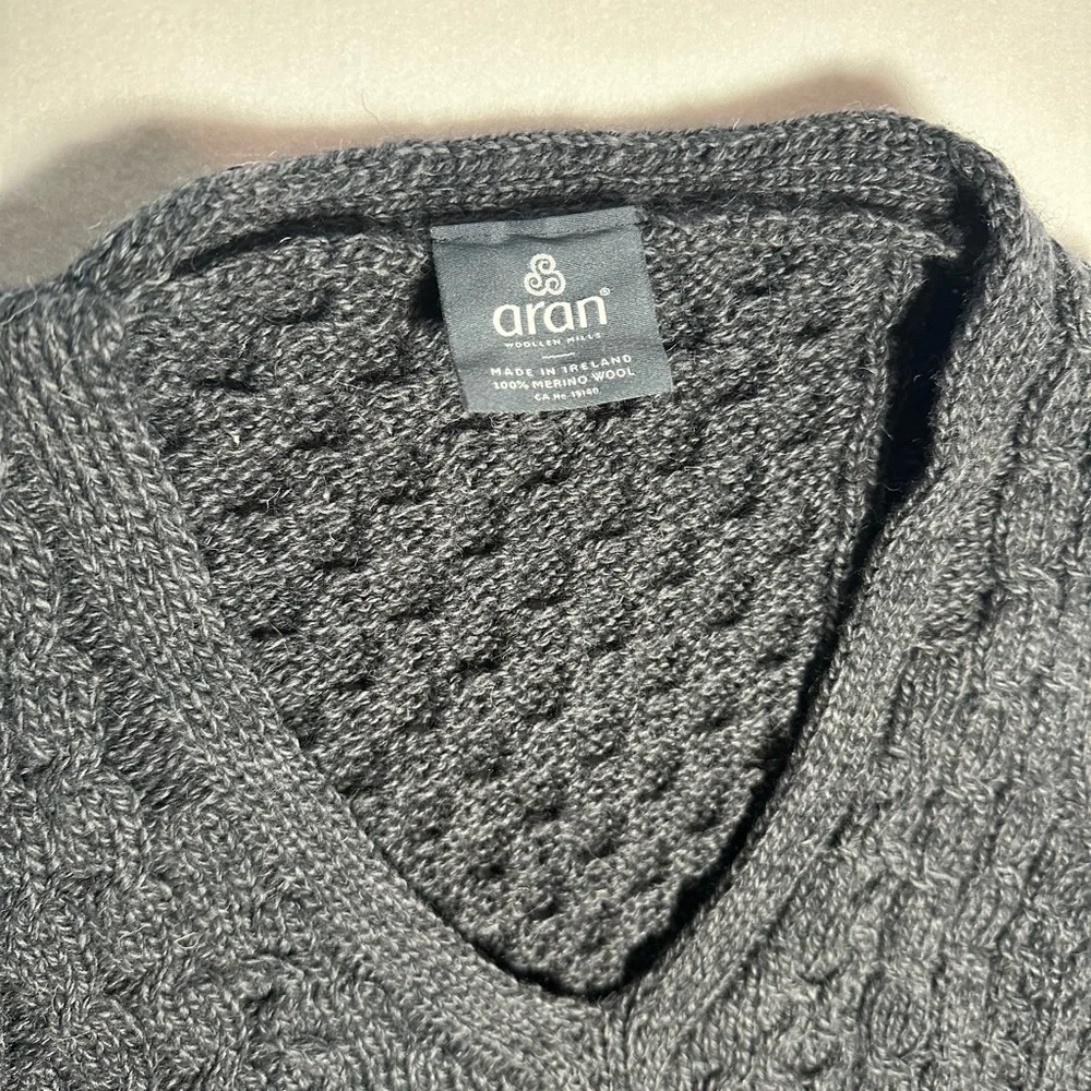 Aran Woollen Mills 100% Merino Wool Sweater Vest | Made in Ireland | Size L - Picture 3 of 6